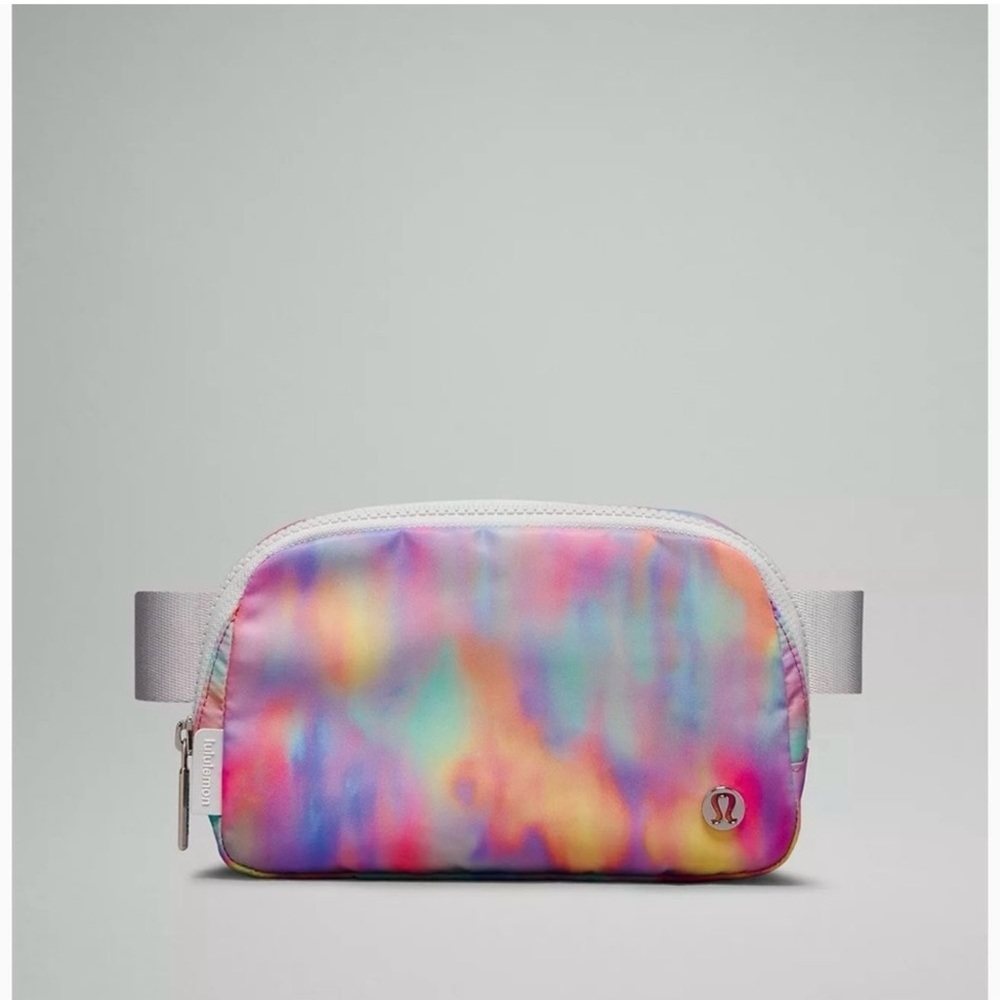 Lululemon Everywhere Belt Bag Prism Vapor